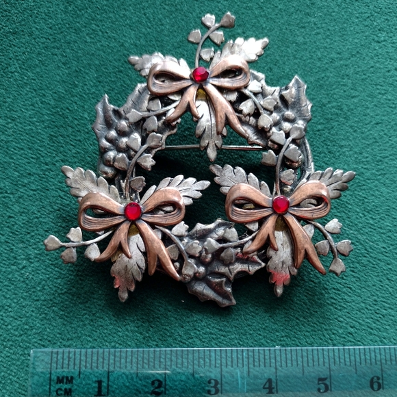 Vintage Silver Copper Tone Brooch Red Rhinestone Accents Holiday Christmas - Picture 2 of 4